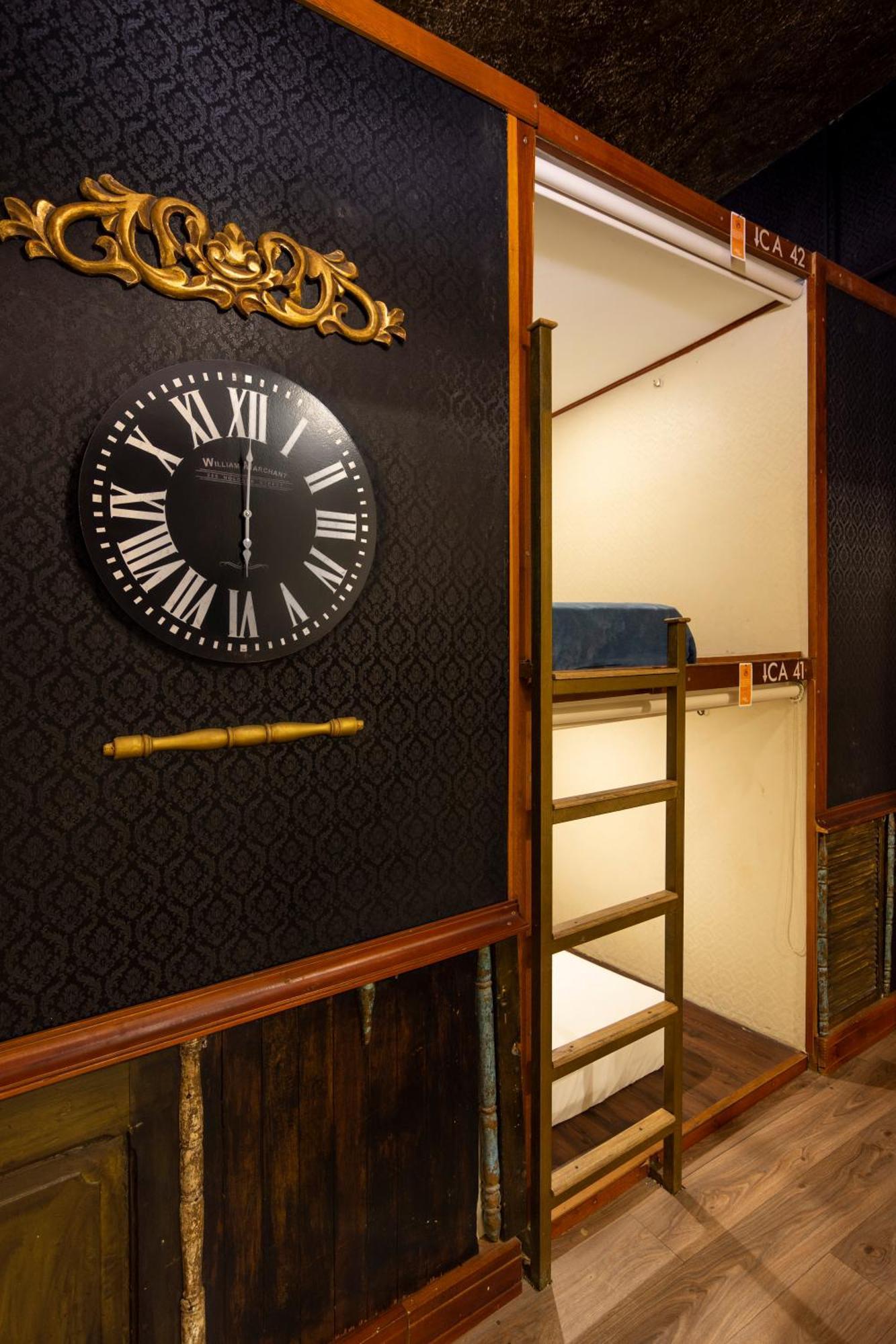 The Clock Hostel & Suites Cartagena Exterior photo