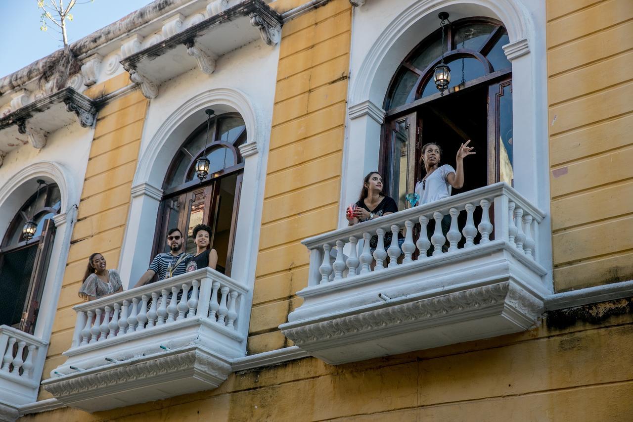 The Clock Hostel & Suites Cartagena Exterior photo